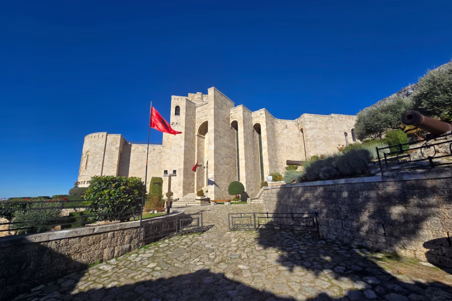 From Tirana/Golem/Durres: Kruja, Bazaar, Sari Salltik Tour